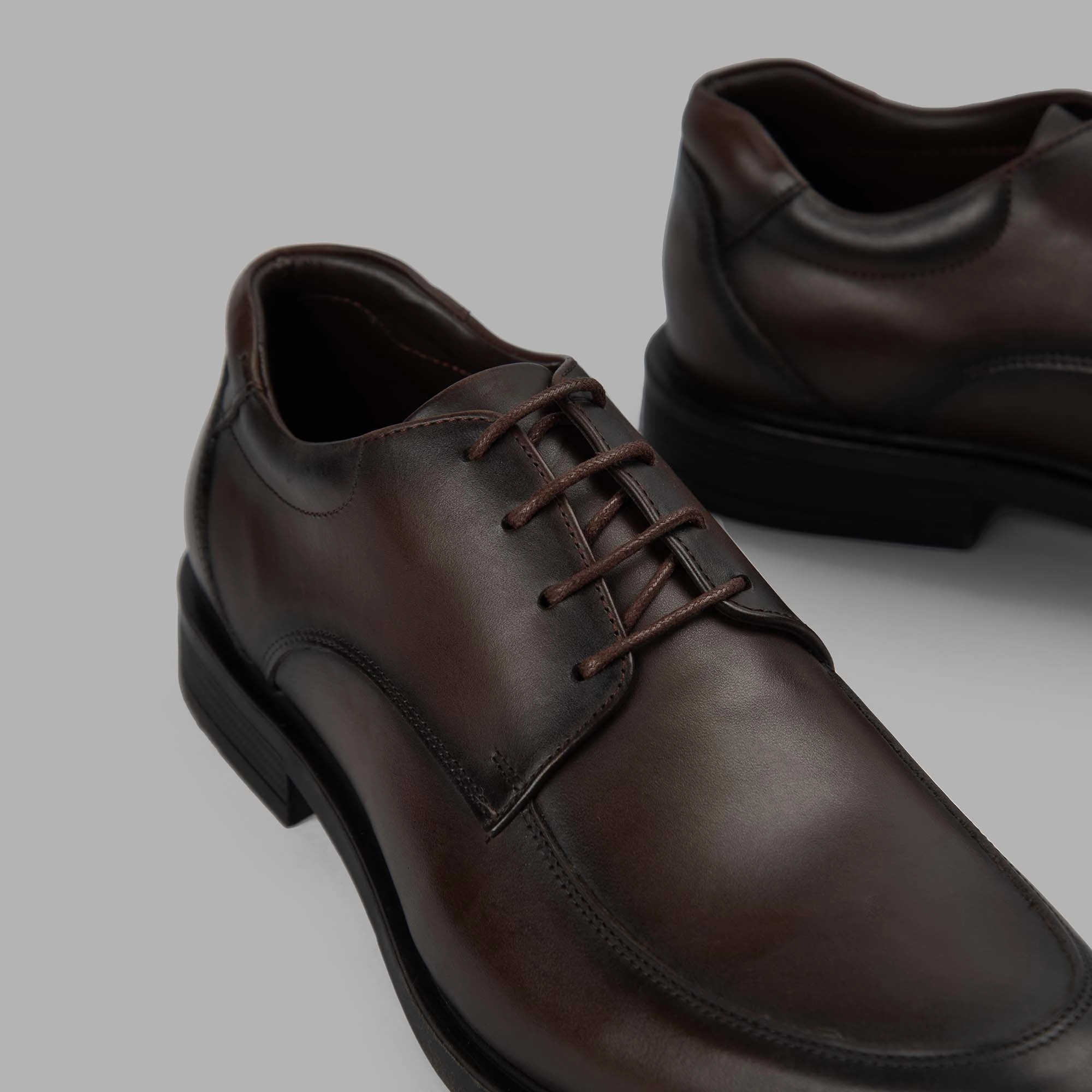 Wholecut Derby Shoes Derby Moc Toe Shoes - Brown