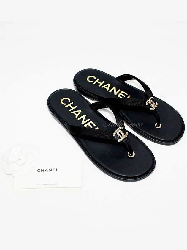 Slippers Foam WoMen's CC Logo Flip Flops Black Chanel